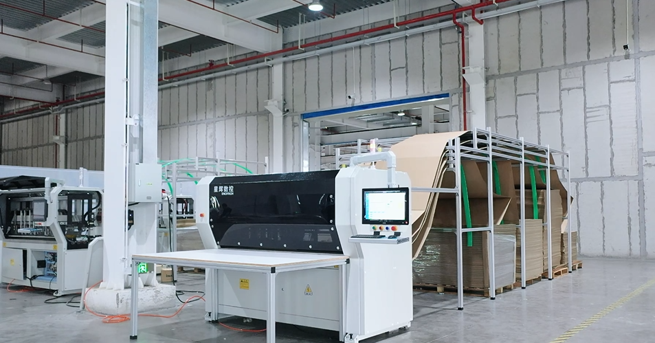 Excitech ເປີດຕົວເຄື່ອງ Carton ຄວາມໄວສູງສໍາລັບໂຮງງານເຟີນີເຈີກະດານອຸດສາຫະກໍາການຫຸ້ມຫໍ່.
